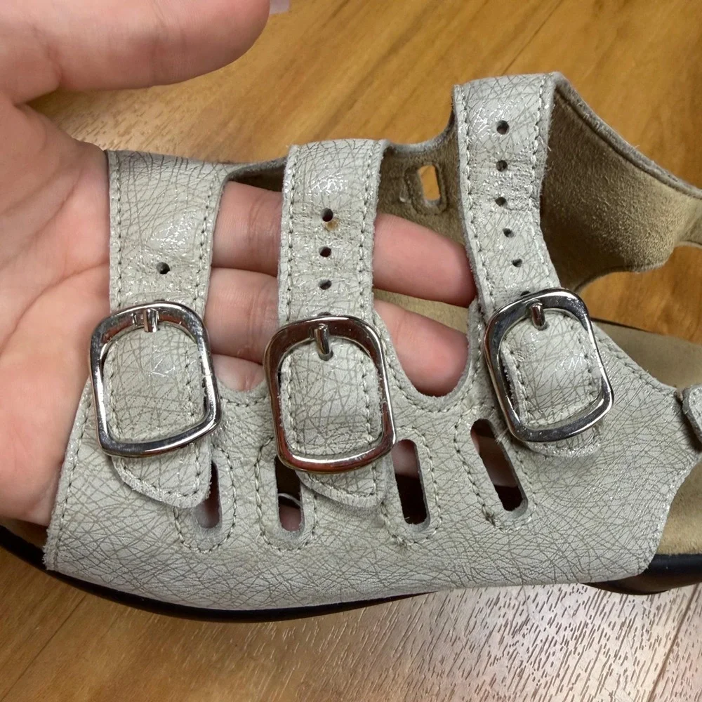 SAS Nudu Sandals Womens 6.5 WW Bone Gray Leather Adjustable Buckle Comfort Shoes